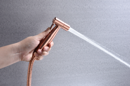 Toilet bidet sprayer (rose gold)